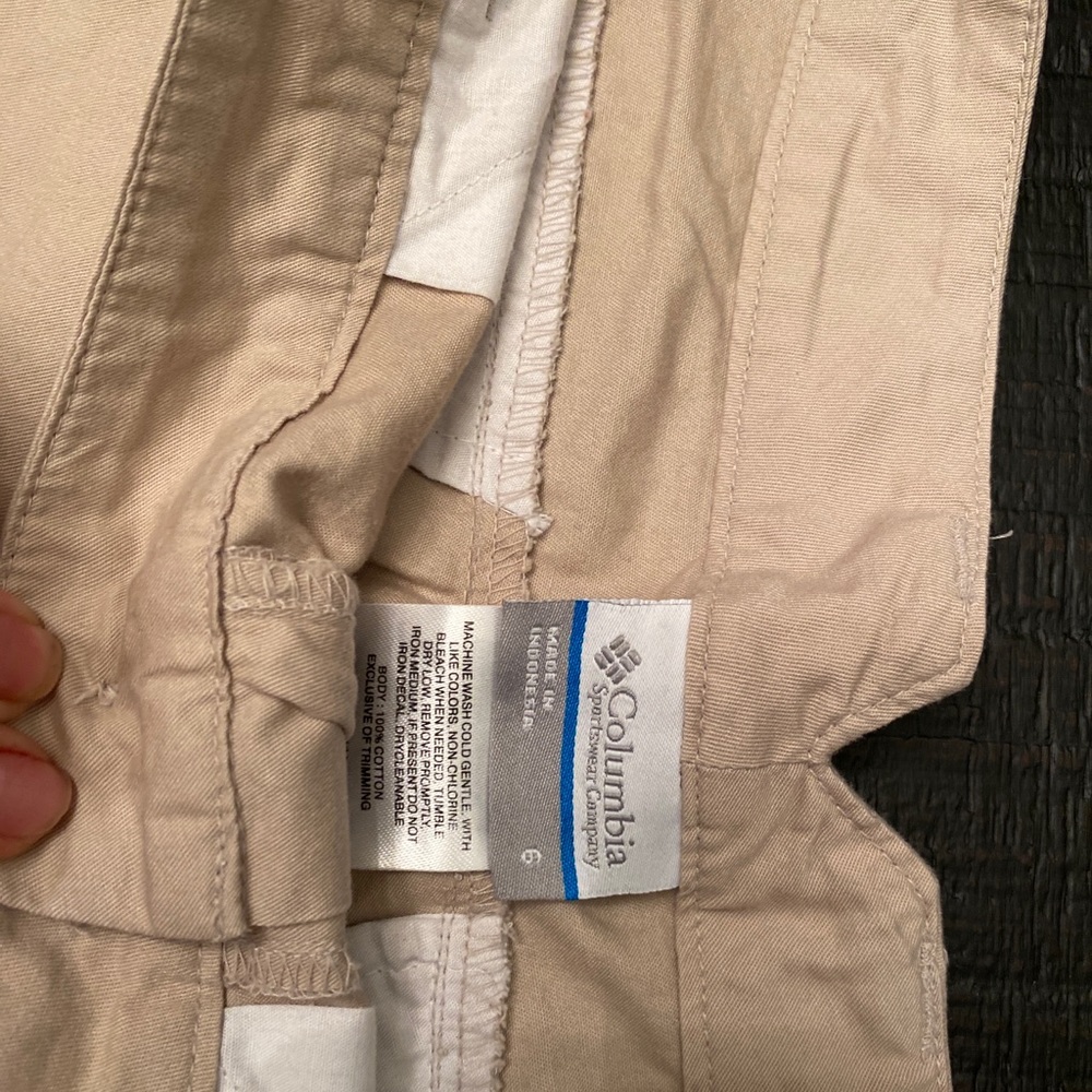 Kaki Columbia shorts size 6. Great condition like New.